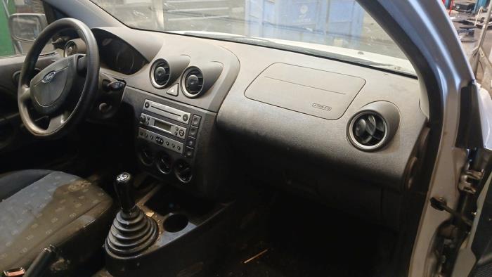 Ford Fiesta 5 1.3 Sloopvoertuig (2005, Grijs)