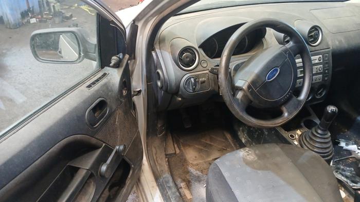 Ford Fiesta 5 1.3 Sloopvoertuig (2005, Grijs)