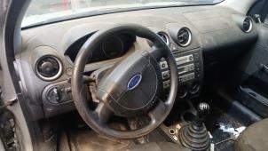 Ford Fiesta 5 1.3 Sloopvoertuig (2005, Grijs)