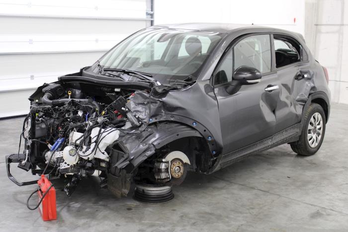 500X (334), SUV, 2014