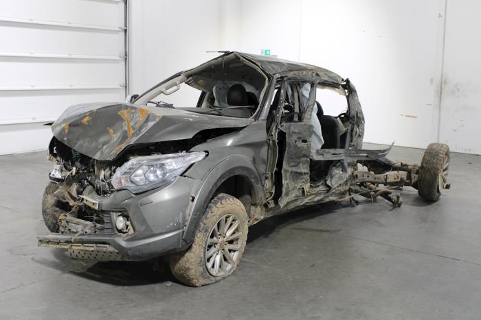Mitsubishi L-200 2.4 Clean Diesel 4WD