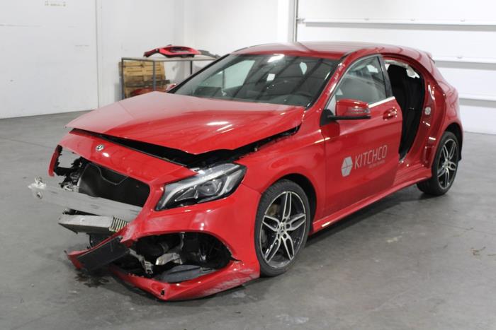 Mercedes A (W176) 1.6 A-160 16V