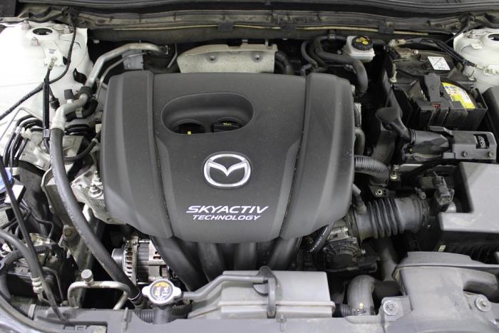 Mazda 3 1.5 Skyactiv-G 100 16V Sloopvoertuig (2015, Wit)