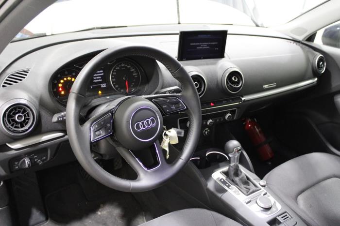 Audi A3 Sportback 1.0 TFSI 12V Sloopvoertuig (2018, Blauw)