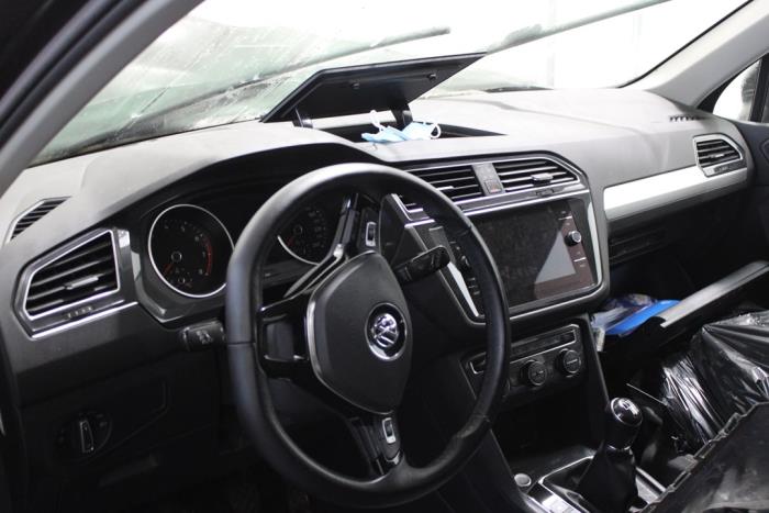 Volkswagen Tiguan 1.5 TSI 16V Evo BlueMotion Technology Sloopvoertuig (2020, Zwart)