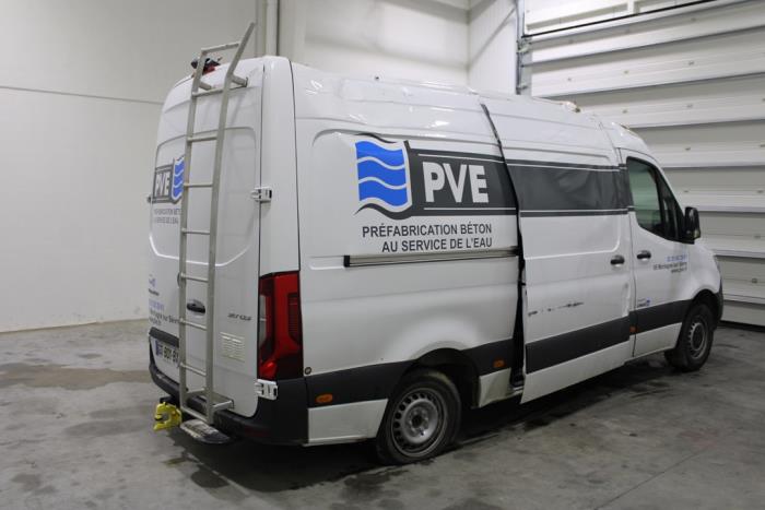 Mercedes Sprinter 3,5t 317 CDI 2.0 D RWD Sloopvoertuig (2023)