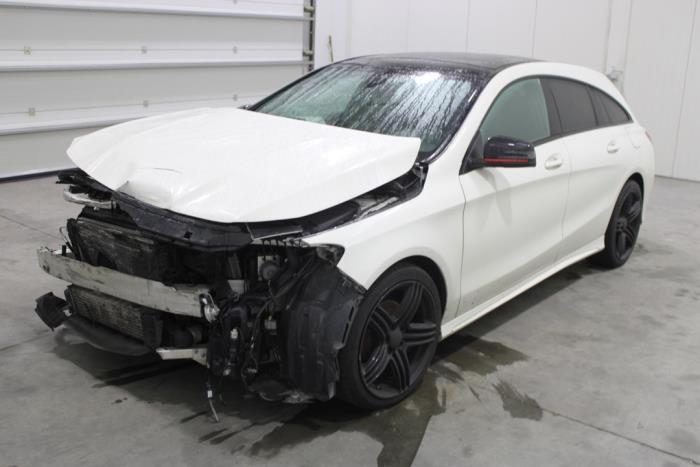 Mercedes CLA Shooting Brake (117.9) 1.6 CLA-180 16V