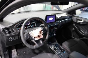 Ford Focus 4 Wagon 1.0 Ti-VCT EcoBoost 12V 125 Sloopvoertuig (2021, Zwart)