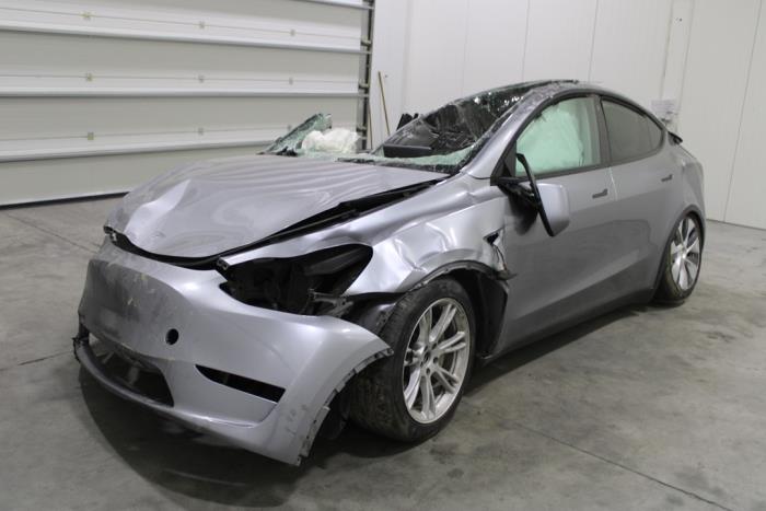 Tesla Model Y (5YJY) Long Range