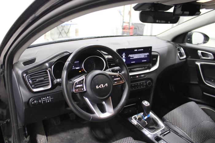 Kia Ceed Sportswagon 1.0i T-GDi 12V Sloopvoertuig (2023, Zwart)