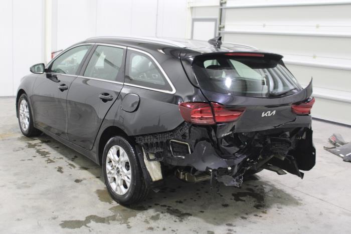 Kia Ceed Sportswagon 1.0i T-GDi 12V Sloopvoertuig (2023, Zwart)