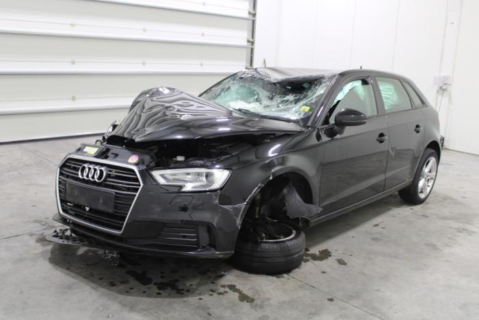 Audi A3 Sportback (8VA/8VF) 1.6 TDI 16V