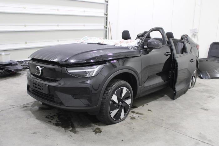 Volvo EX40
