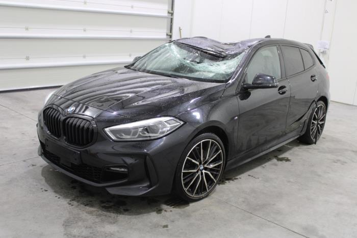 BMW 1 serie (F40) 118i 1.5 TwinPower 12V