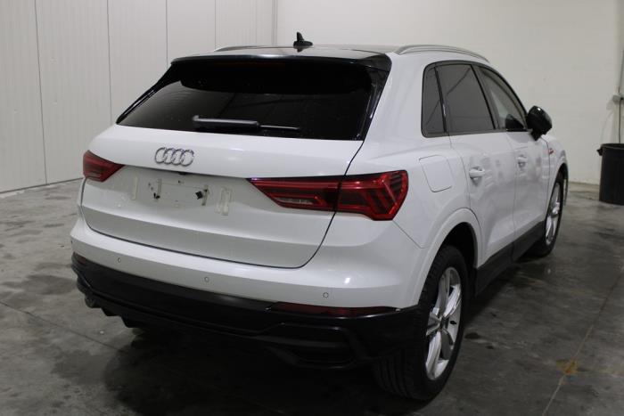 Audi Q3 1.5 35 TFSI 16V Sloopvoertuig (2024, Wit)