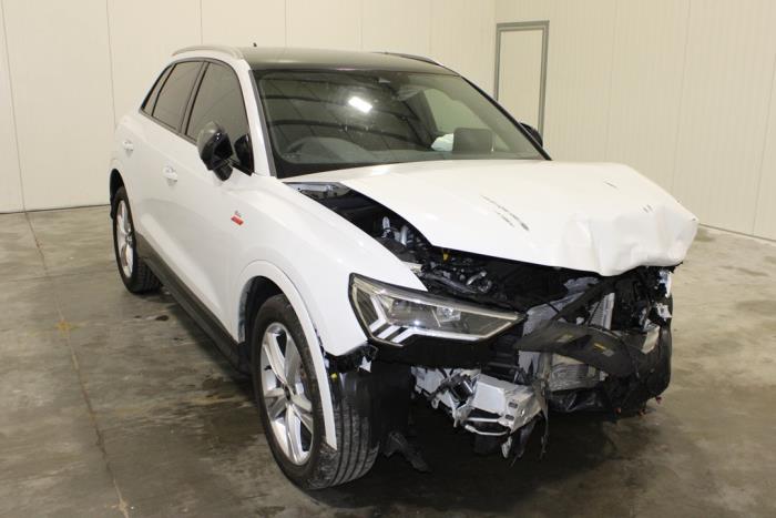 Audi Q3 1.5 35 TFSI 16V Sloopvoertuig (2024, Wit)