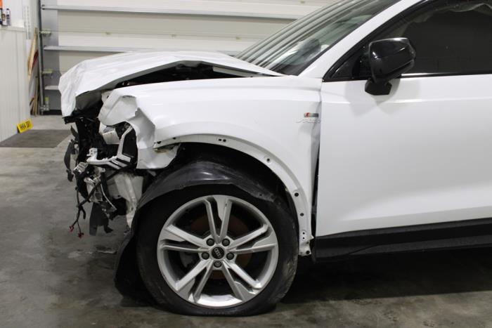 Audi Q3 1.5 35 TFSI 16V Sloopvoertuig (2024, Wit)