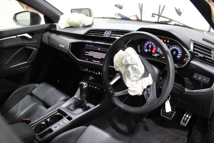 Audi Q3 1.5 35 TFSI 16V Sloopvoertuig (2024, Wit)