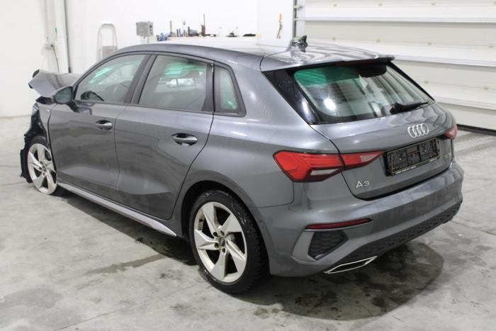 Audi A3 Sportback 2.0 30 TDI 16V Sloopvoertuig (2022, Grijs)