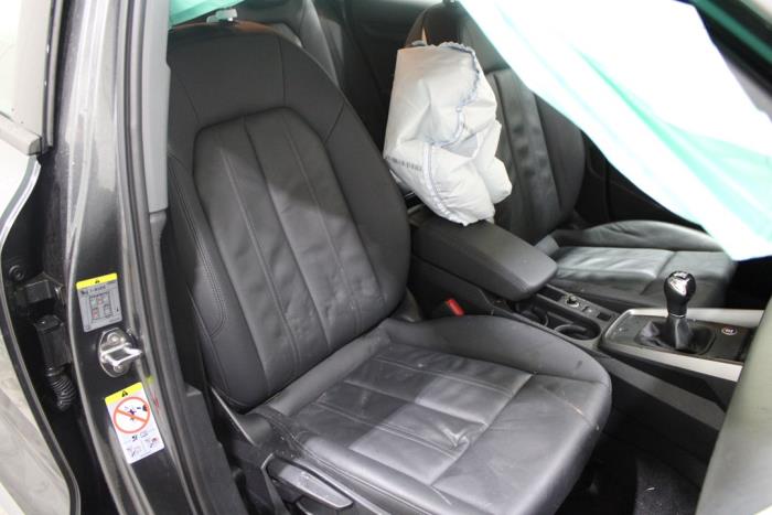 Audi A3 Sportback 2.0 30 TDI 16V Sloopvoertuig (2022, Grijs)