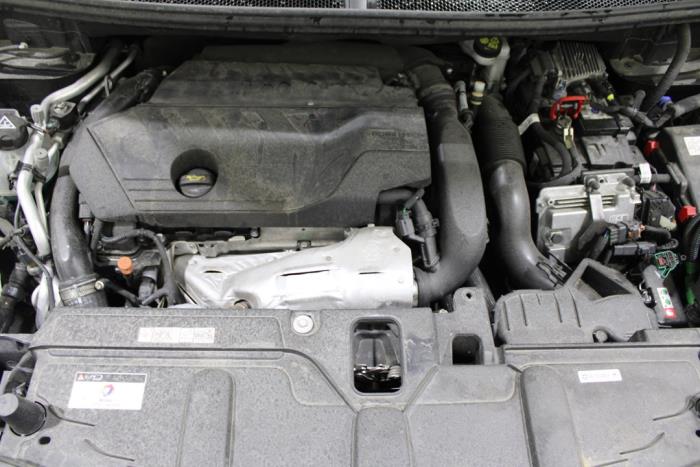 Peugeot 3008 II 1.6 16V Hybrid4 Sloopvoertuig (2023, Zwart)