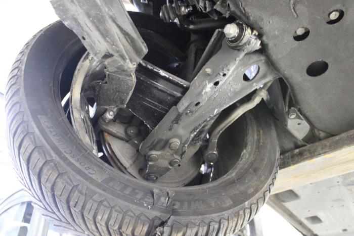 Peugeot 3008 II 1.6 16V Hybrid4 Sloopvoertuig (2023, Zwart)