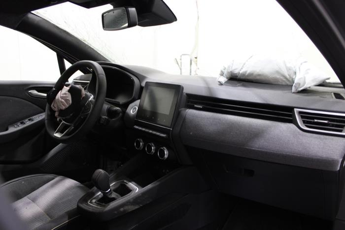 Renault Clio V 1.6 E-Tech 145 16V Sloopvoertuig (2024, Grijs)