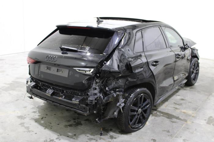 Audi A3 Sportback 2.0 35 TDI 16V Sloopvoertuig (2023, Zwart)