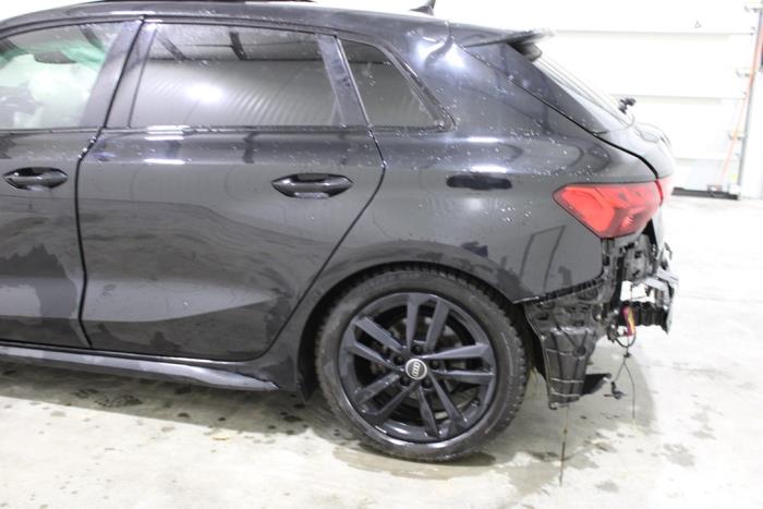 Audi A3 Sportback 2.0 35 TDI 16V Sloopvoertuig (2023, Zwart)