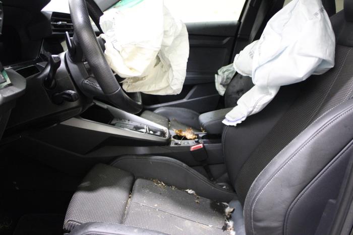 Audi A3 Sportback 2.0 35 TDI 16V Sloopvoertuig (2023, Zwart)