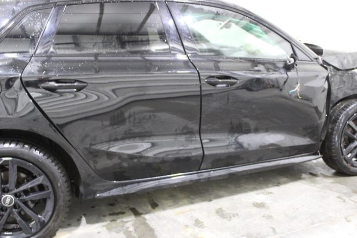 Audi A3 Sportback 2.0 35 TDI 16V Sloopvoertuig (2023, Zwart)