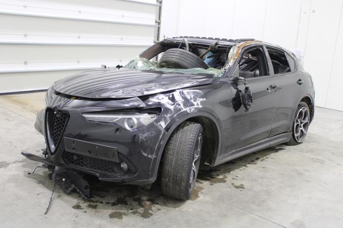 Stelvio (949), SUV, 2017