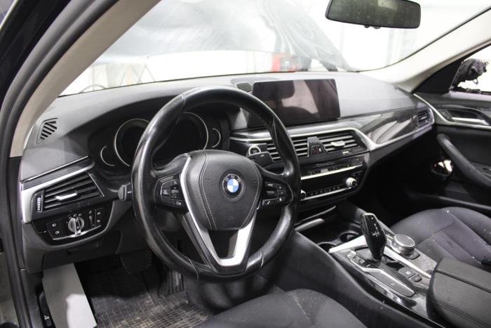 BMW 5 serie 520d 2.0 TwinPower Turbo 16V Sloopvoertuig (2018, Zwart)