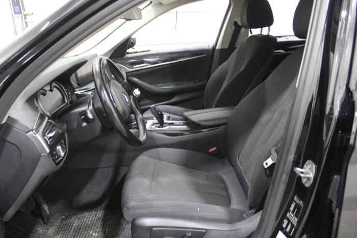 BMW 5 serie 520d 2.0 TwinPower Turbo 16V Sloopvoertuig (2018, Zwart)