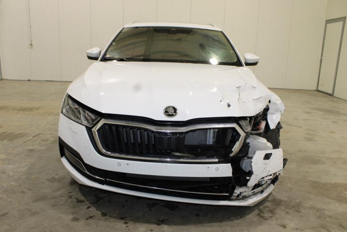 Skoda Octavia Combi 2.0 TDI GreenTec 16V Sloopvoertuig (2023, Wit)