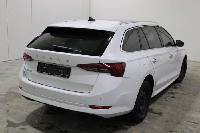 Skoda Octavia Combi 2.0 TDI GreenTec 16V Sloopvoertuig (2023, Wit)
