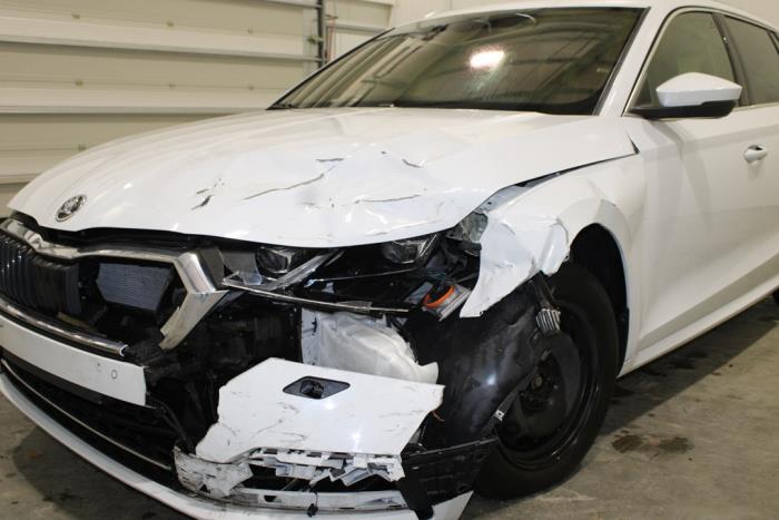 Skoda Octavia Combi 2.0 TDI GreenTec 16V Sloopvoertuig (2023, Wit)