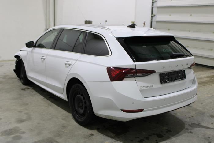 Skoda Octavia Combi 2.0 TDI GreenTec 16V Sloopvoertuig (2023, Wit)