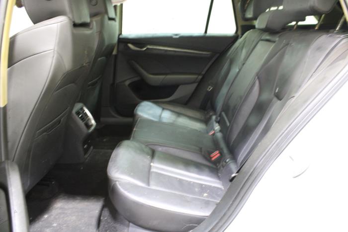 Skoda Octavia Combi 2.0 TDI GreenTec 16V Sloopvoertuig (2023, Wit)