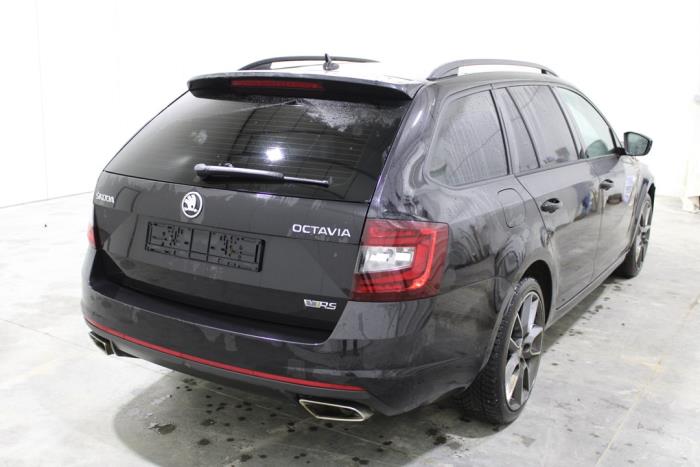 Skoda Octavia Combi 2.0 TSI RS 245 16V Sloopvoertuig (2019, Zwart)