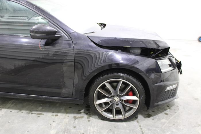 Skoda Octavia Combi 2.0 TSI RS 245 16V Sloopvoertuig (2019, Zwart)