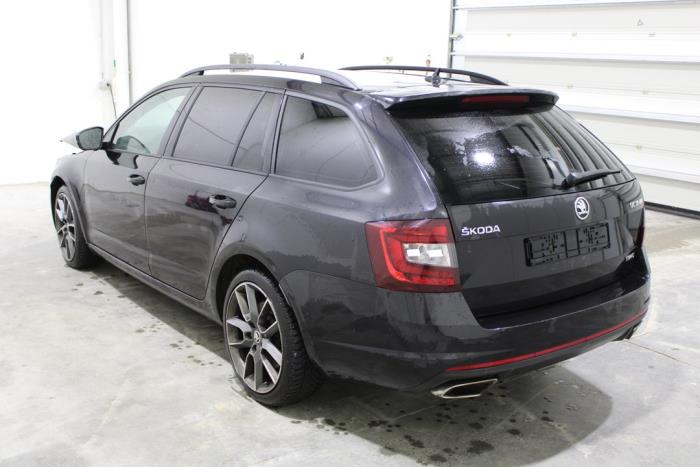 Skoda Octavia Combi 2.0 TSI RS 245 16V Sloopvoertuig (2019, Zwart)