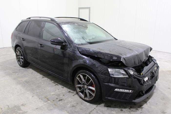 Skoda Octavia Combi 2.0 TSI RS 245 16V Sloopvoertuig (2019, Zwart)