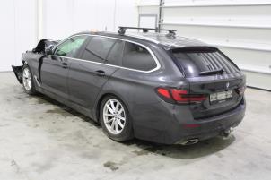 BMW 5 serie Touring 518d 2.0 TwinPower Turbo 16V Mild Hybrid Sloopvoertuig (2020, Grijs)