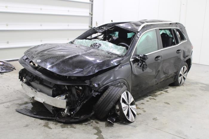 EQB (X243), SUV, 2021