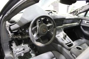 Porsche Panamera 4.0 V8 4S Diesel Sloopvoertuig (2019, Grijs)