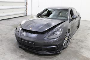 Porsche Panamera 4.0 V8 4S Diesel Sloopvoertuig (2019, Grijs)