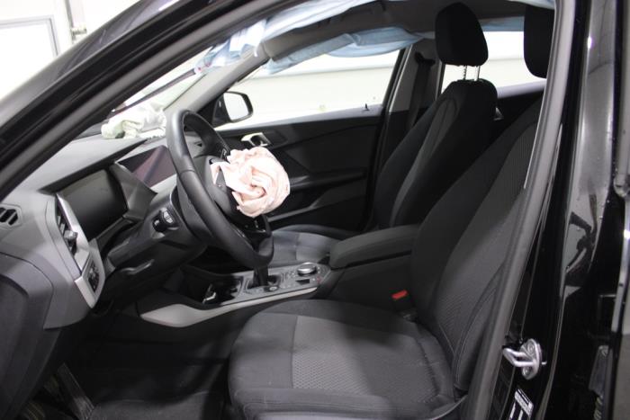 BMW 1 serie 116d 1.5 12V TwinPower Sloopvoertuig (2022, Donker, Zwart)