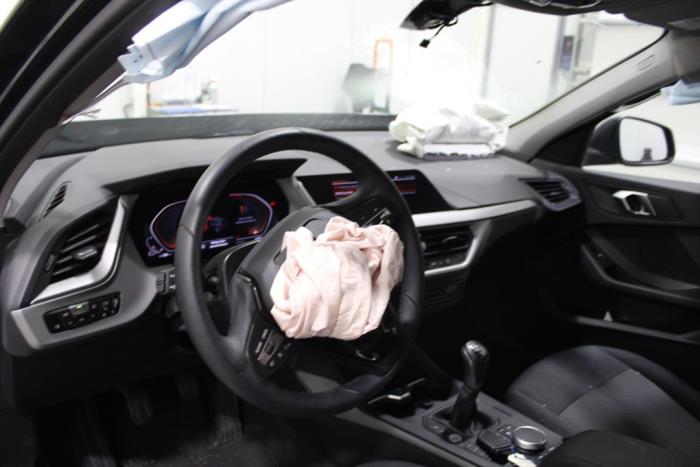 BMW 1 serie 116d 1.5 12V TwinPower Sloopvoertuig (2022, Donker, Zwart)