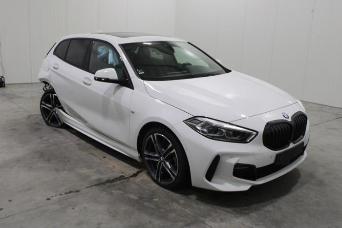 BMW 1-Serie V5642